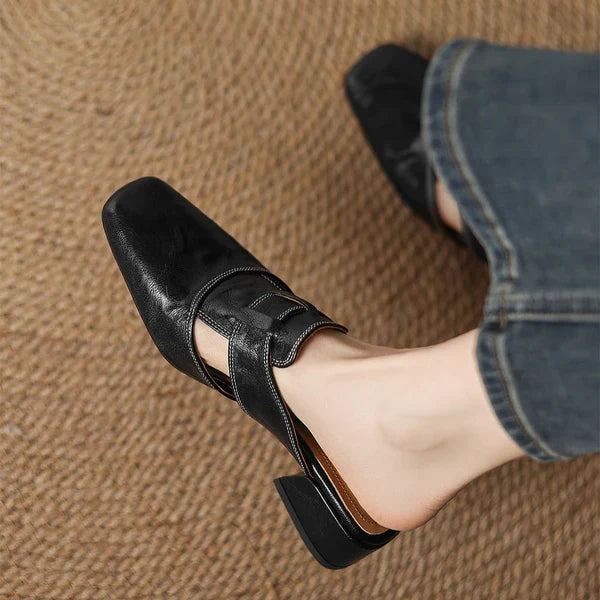 Carolie | Mules con Correa y Punta Cuadrada