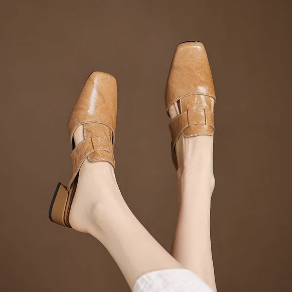 Carolie | Mules con Correa y Punta Cuadrada