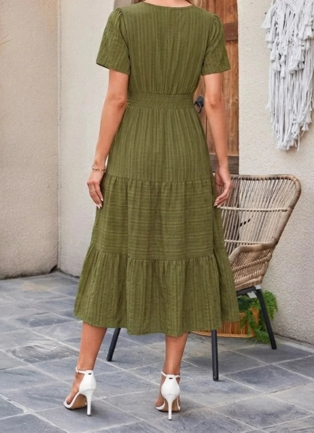 June | Vestido Midi con Escote en V Falda Escalonada y Bolsillos